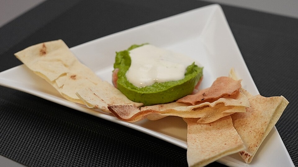Inges estnisches Lachstatar unter grüner Salatsauce und Zitronencremedach von DasperfekteDinner