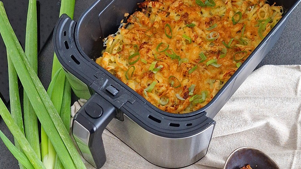 Käsespätzle mit Röst- und Frühlingszwiebeln aus dem Airfryer von Henglein