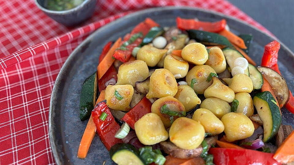 Gefüllte Frischkäse-Gnocchi mit Aioli und Grillgemüse von Henglein