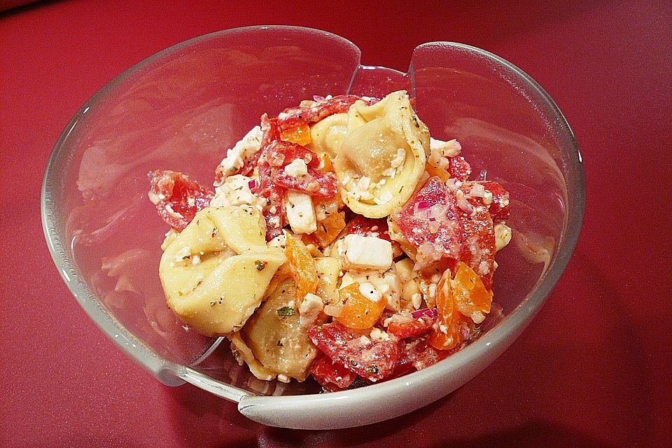 Tortellinisalat mit Paprika à la Nora