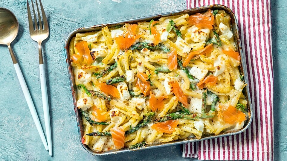 Spargel-Nudelauflauf mit Lachs und Feta von olivia_winter