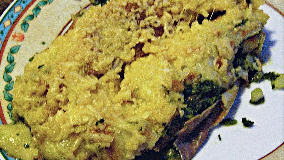 Überbackene Pfannkuchenrollen mit Spinatfüllung von nightowl