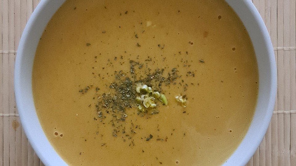 Süßkartoffelsuppe mit Mango und Kokosmilch von elwegner