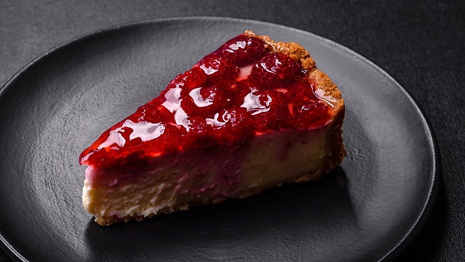 New York Cheesecake mit Himbeeren von felix_scheel_1