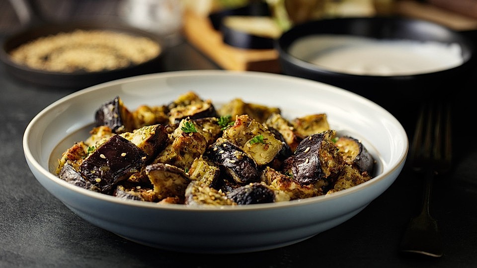 Gebratene-Auberginen-mit-ger-stetem-Sesam