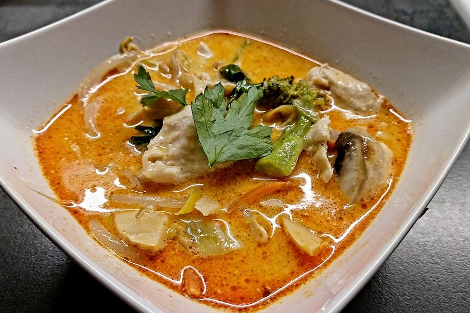 Tom Kha Gai - Thailändische Hühnersuppe