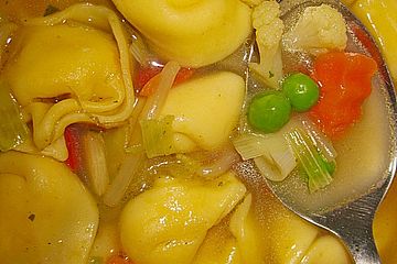 Klare Tortellini - Suppe