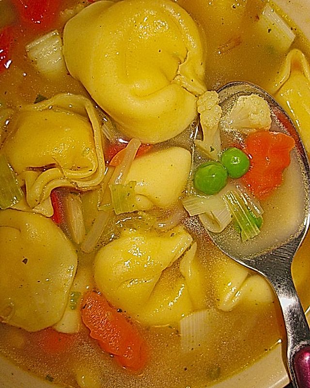 Klare Tortellini - Suppe