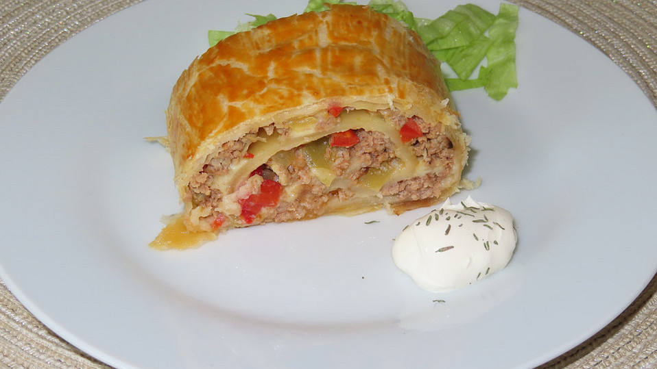 Blätterteig - Fleisch - Käse - Strudel von drfco
