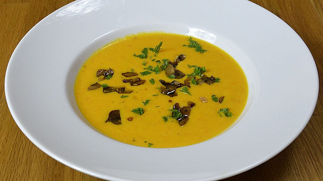 Annas Kürbiscremesuppe mit Maronen von arthurdent42 Annas Kürbiscremesuppe mit Maronen von arthurdent42