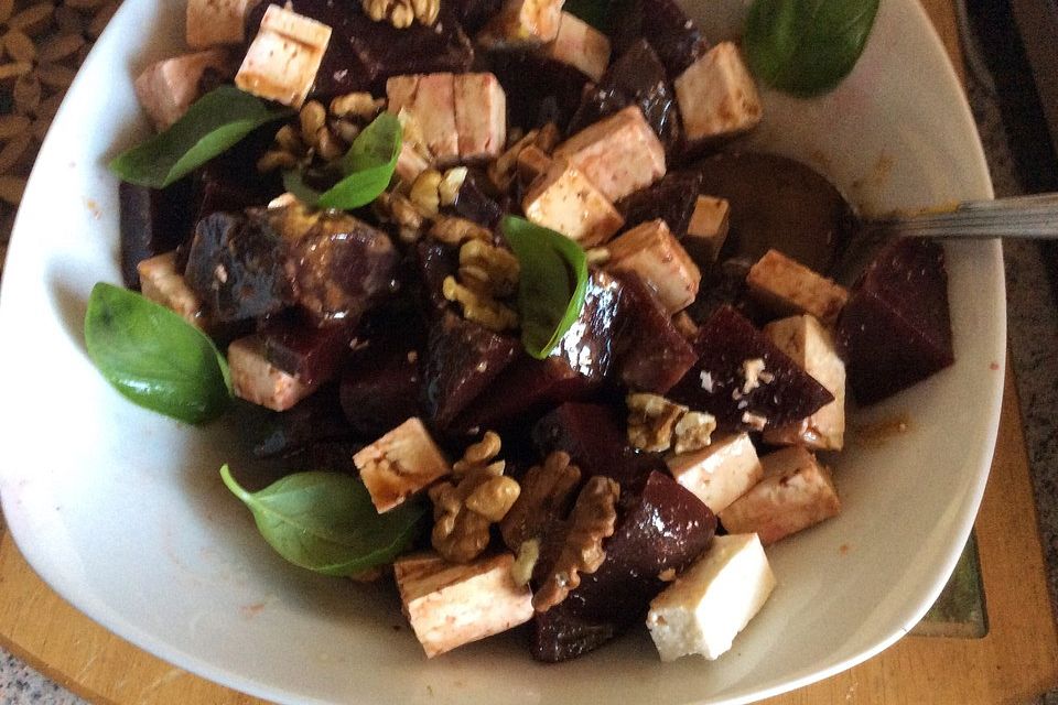 Rote Bete - Salat mit Schafskäse