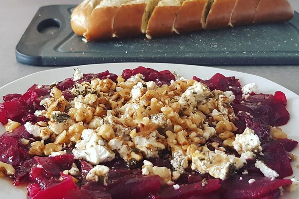 Rote Bete - Salat mit Schafskäse