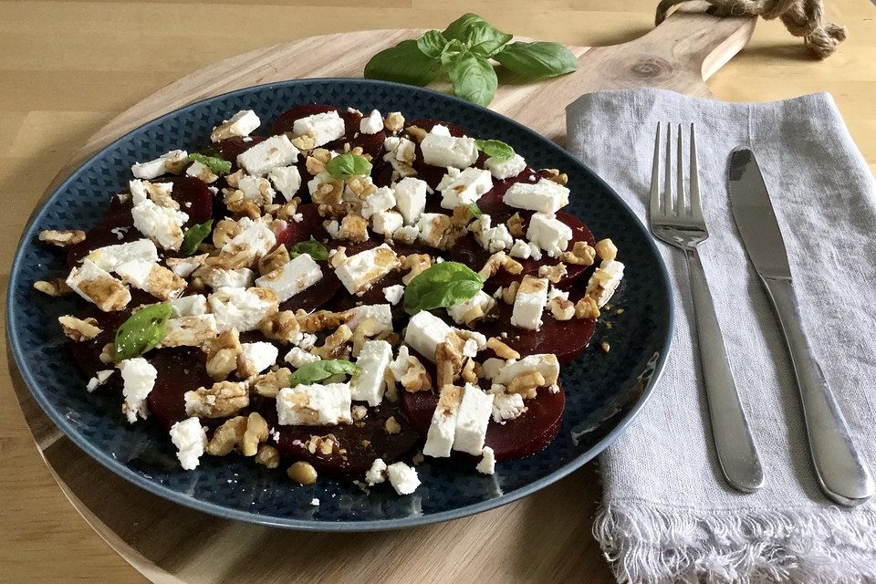 Rote Bete - Salat mit Schafskäse