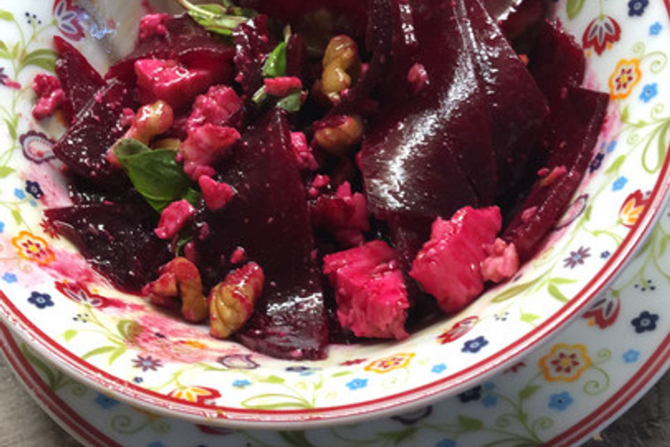 Rote Bete - Salat mit Schafskäse