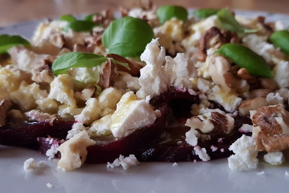 Rote Bete - Salat mit Schafskäse