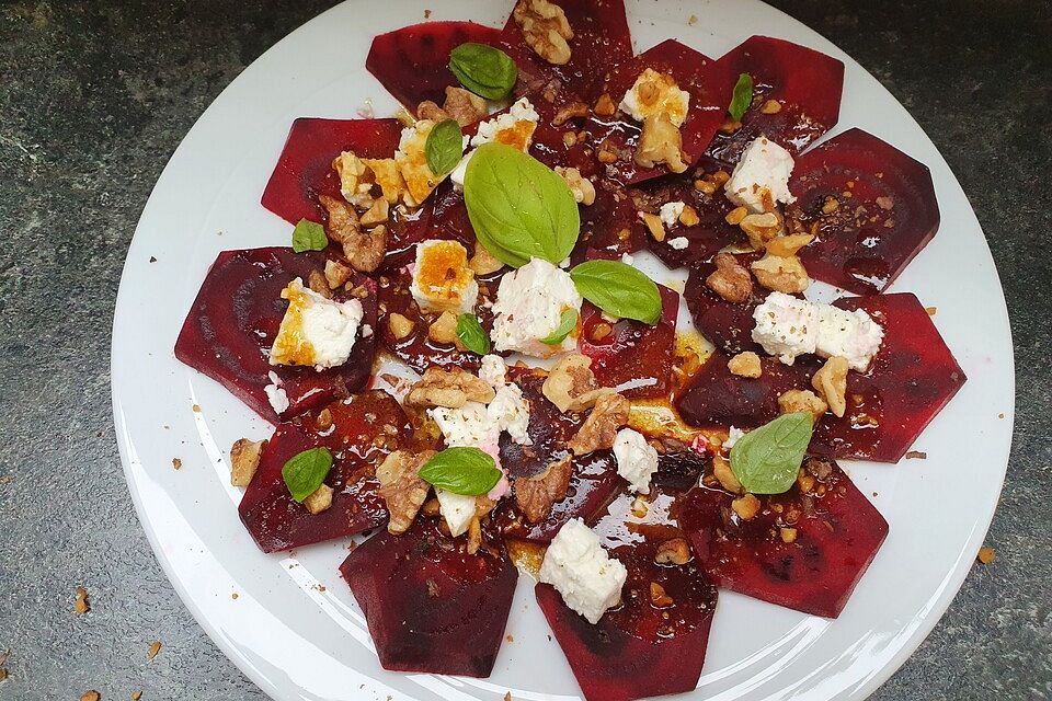 Rote Bete - Salat mit Schafskäse