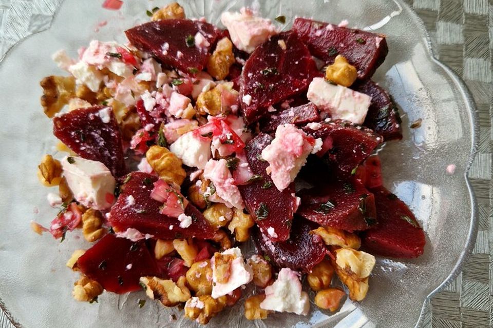 Rote Bete - Salat mit Schafskäse