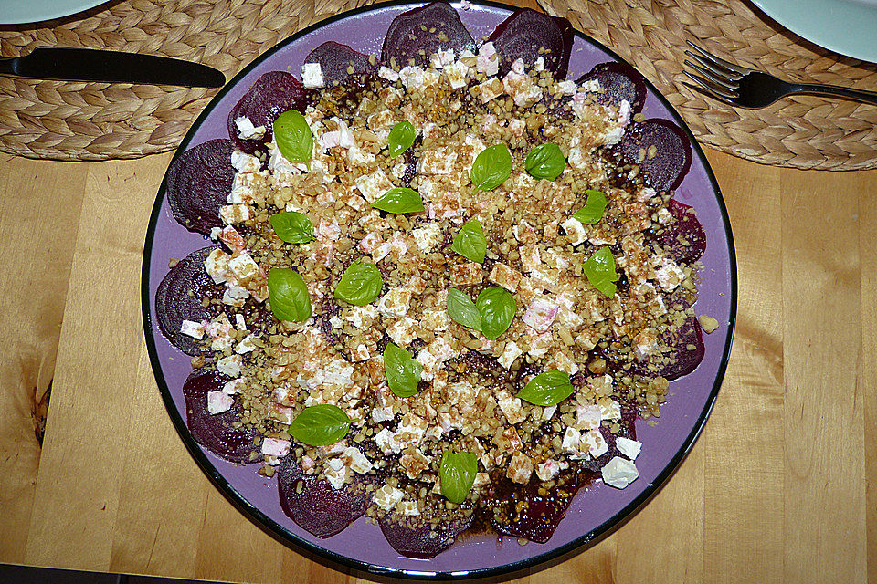 Rote Bete - Salat mit Schafskäse