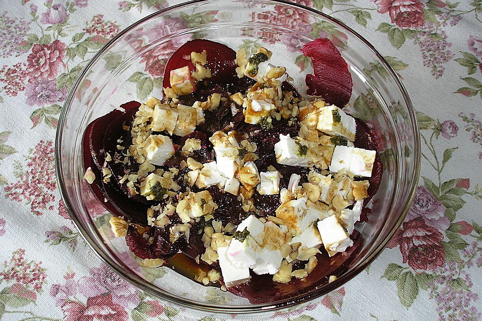 Rote Bete - Salat mit Schafskäse