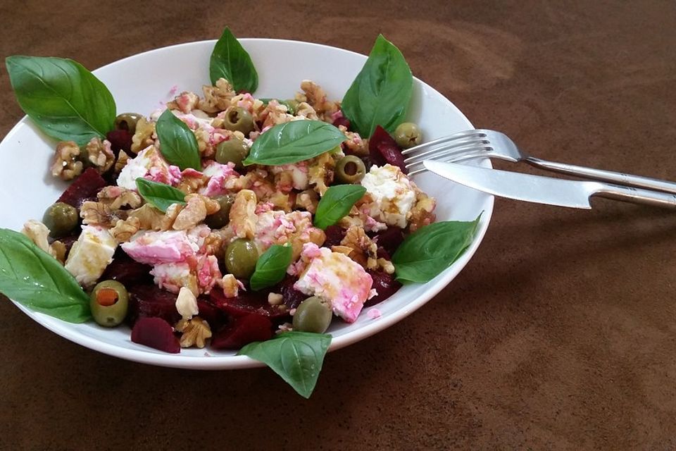 Rote Bete - Salat mit Schafskäse