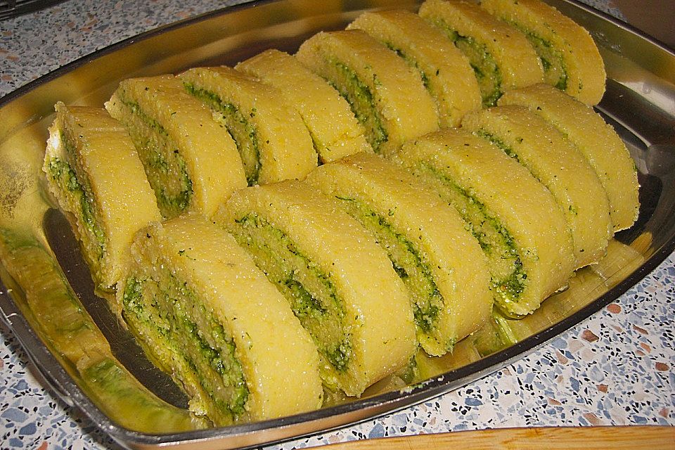 Albertos gerollte Polenta mit Petersilienpesto