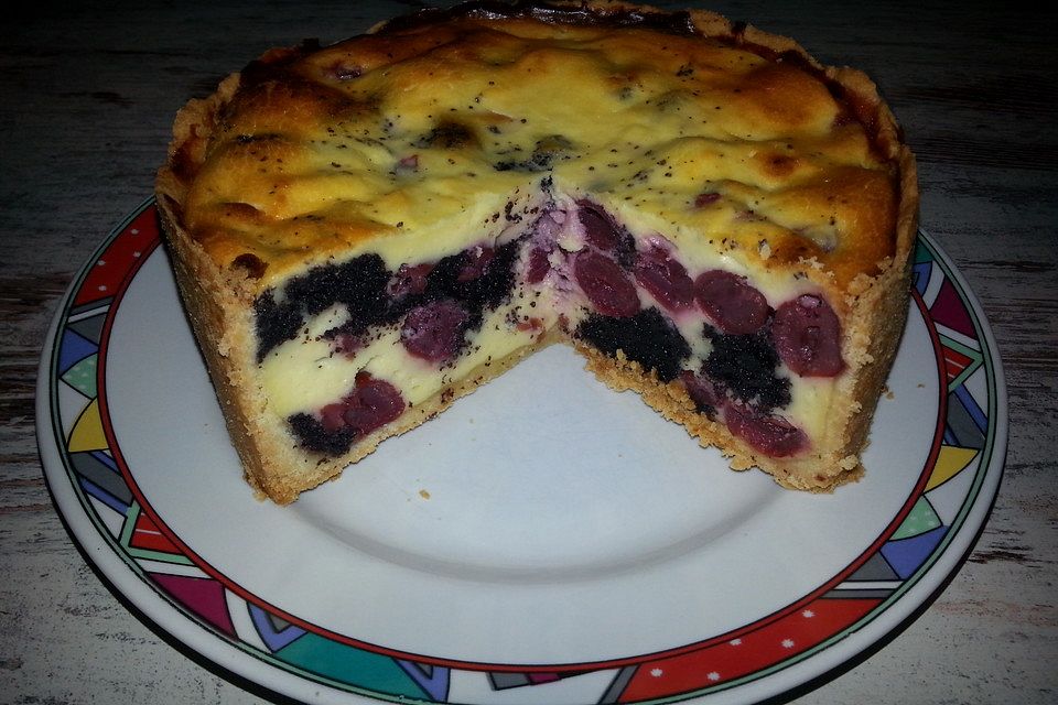 Mohn - Käsekuchen mit Kirschen