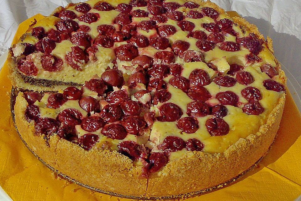 Mohn - Käsekuchen mit Kirschen