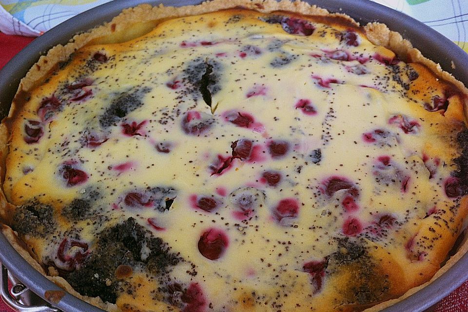 Mohn - Käsekuchen mit Kirschen