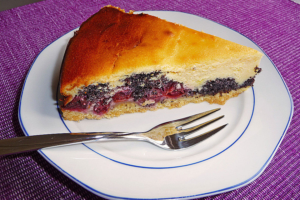 Mohn - Käsekuchen mit Kirschen