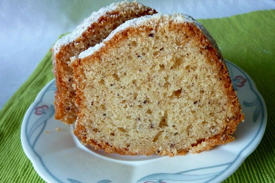 Französischer Joghurt - Nusskuchen