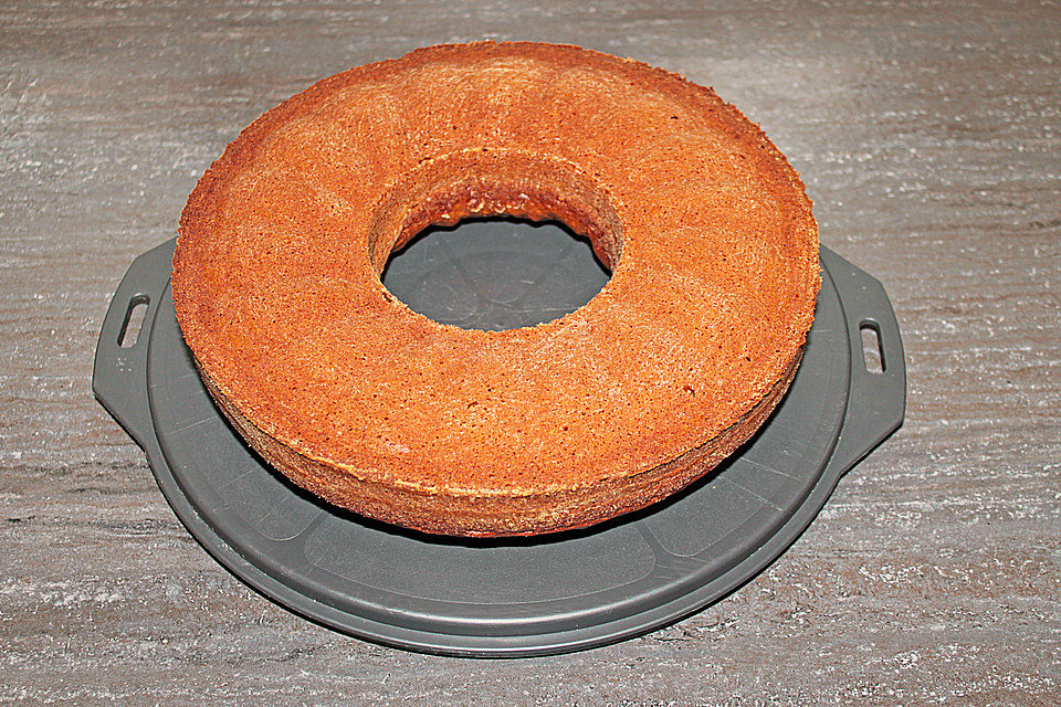 Französischer Joghurt - Nusskuchen