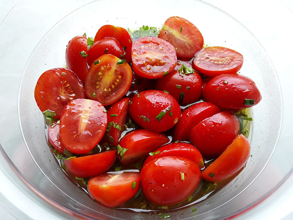 Tomatensalat mit Kirschtomaten von Kuschelfee| Chefkoch