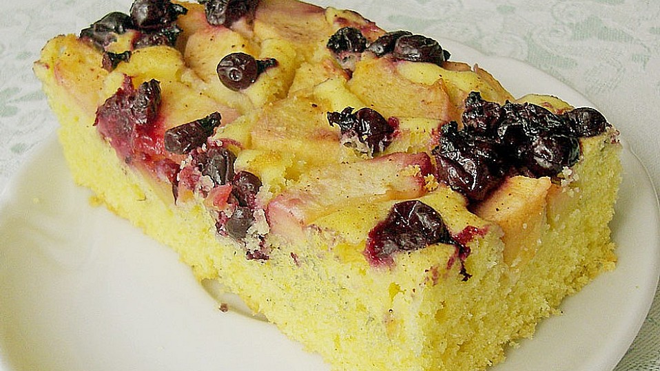 Apfel - Kirsch - Blechkuchen nach Oma Bärbel von Schwalbe Apfel - Kirsch - Blechkuchen nach Oma Bärbel von Schwalbe