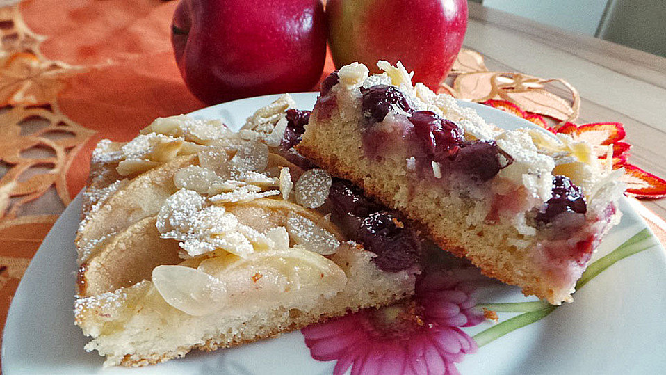 Apfel - Kirsch - Blechkuchen nach Oma Bärbel von Schwalbe Apfel - Kirsch - Blechkuchen nach Oma Bärbel von Schwalbe