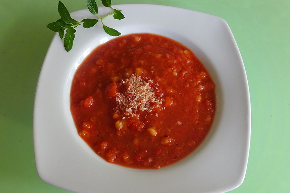 Tomatensuppe mit Bananen