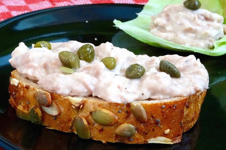 Crostini mit Thunfischcrème