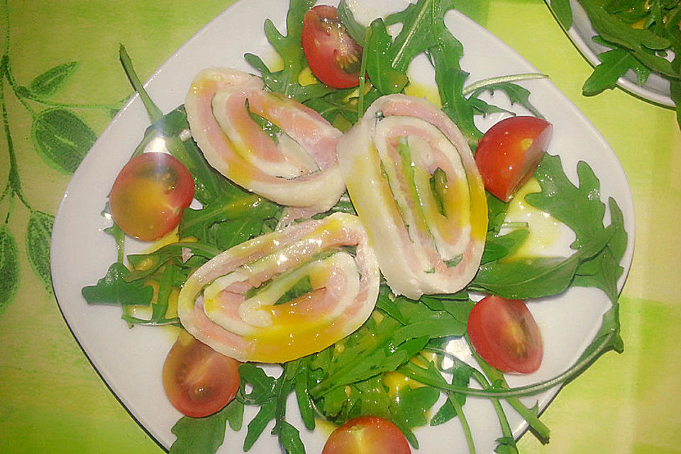 Mozzarella - Röllchen mit Lachs auf Rauke