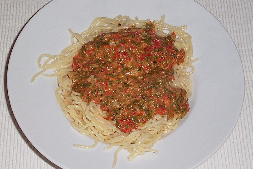 Mangold - Paprika - Soße mit Spaghetti