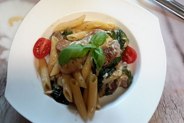Penne mit gebratenem Lamm und Spinat von dieter1954| Chefkoch