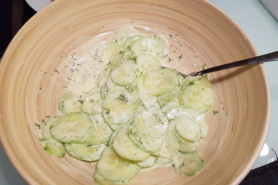 Gurkensalat mit Dill