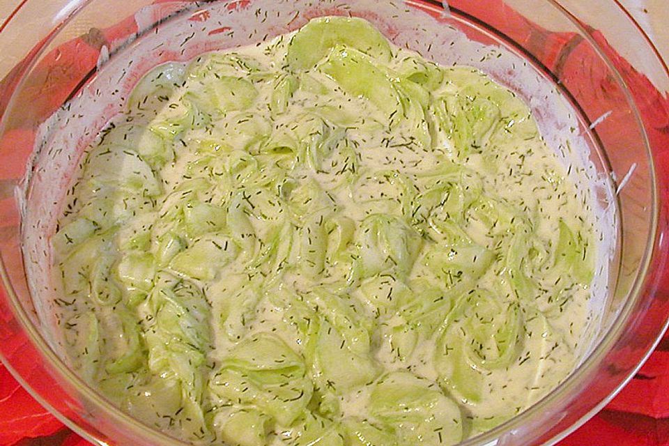 Gurkensalat mit Dill