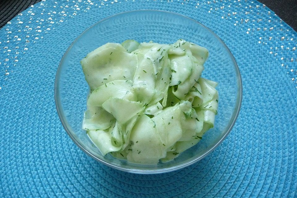 Gurkensalat mit Dill