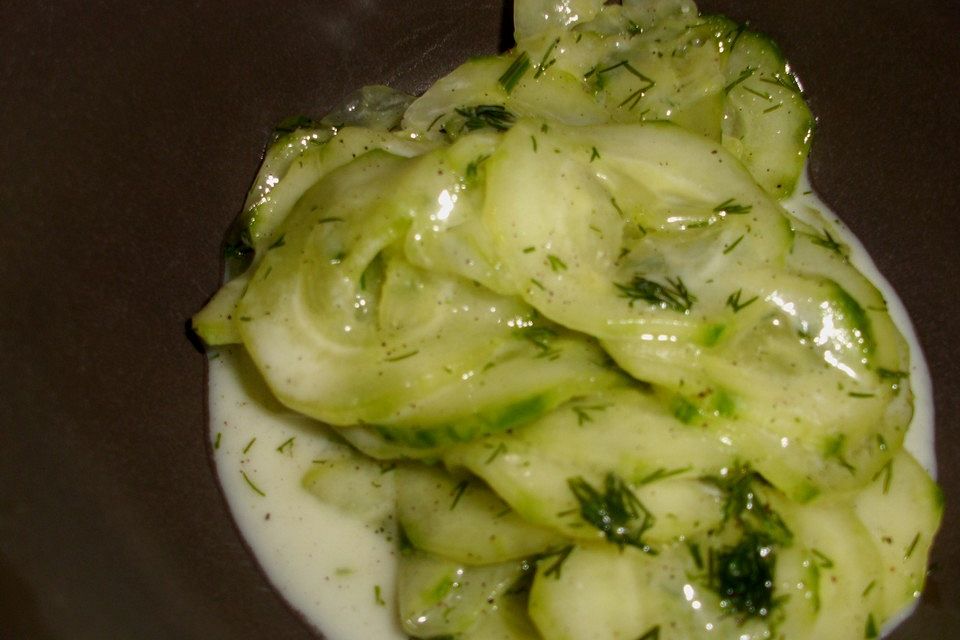 Gurkensalat mit Dill