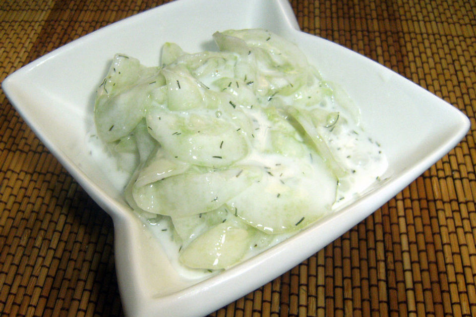 Gurkensalat mit Dill