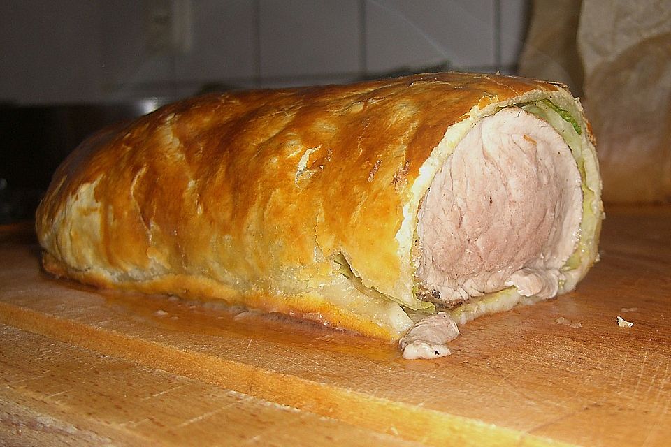 Schweinefilet im Wirsing-Blätterteig-Mantel