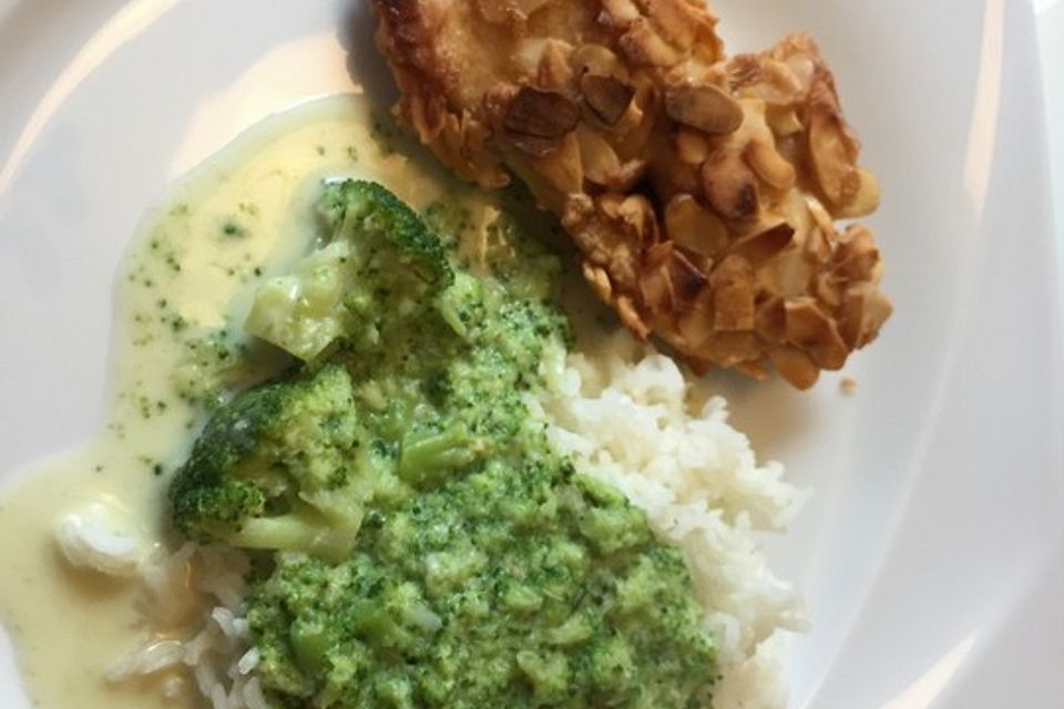 Mandel - Hähnchenfilet mit Brokkoli Mandel - Hähnchenfilet mit Brokkoli