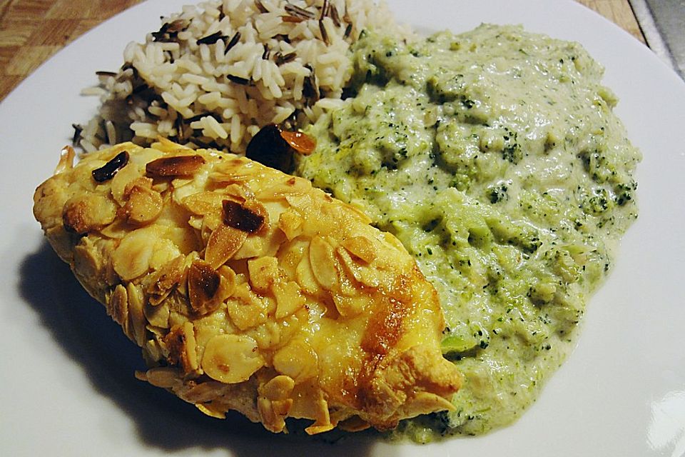 Mandel - Hähnchenfilet mit Brokkoli Mandel - Hähnchenfilet mit Brokkoli