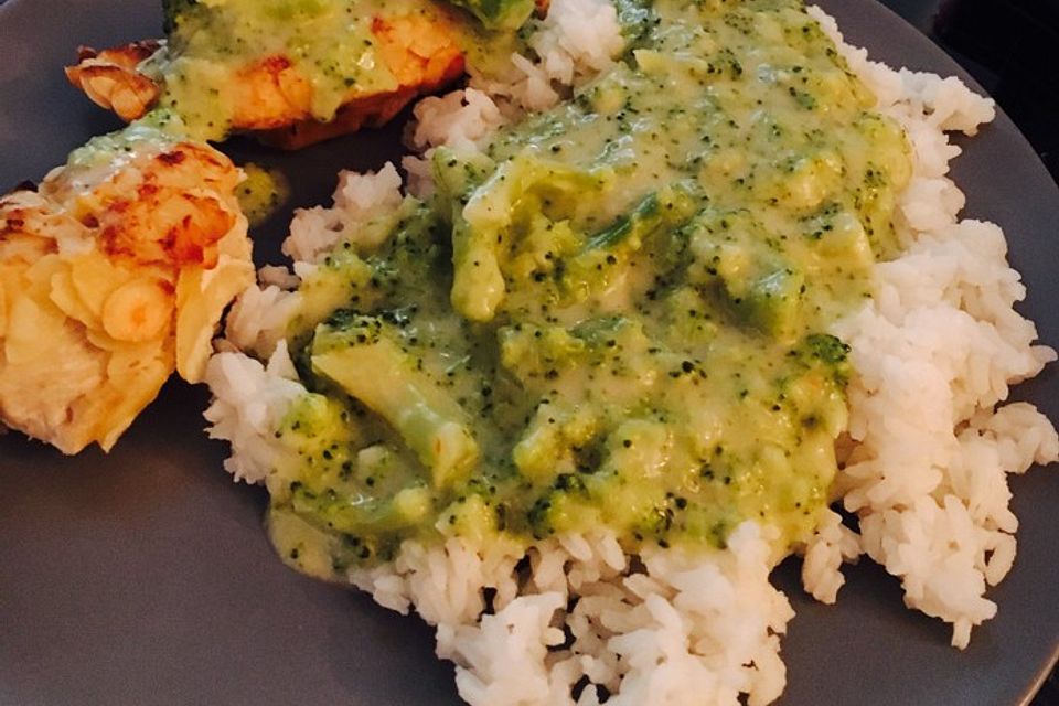 Mandel - Hähnchenfilet mit Brokkoli Mandel - Hähnchenfilet mit Brokkoli