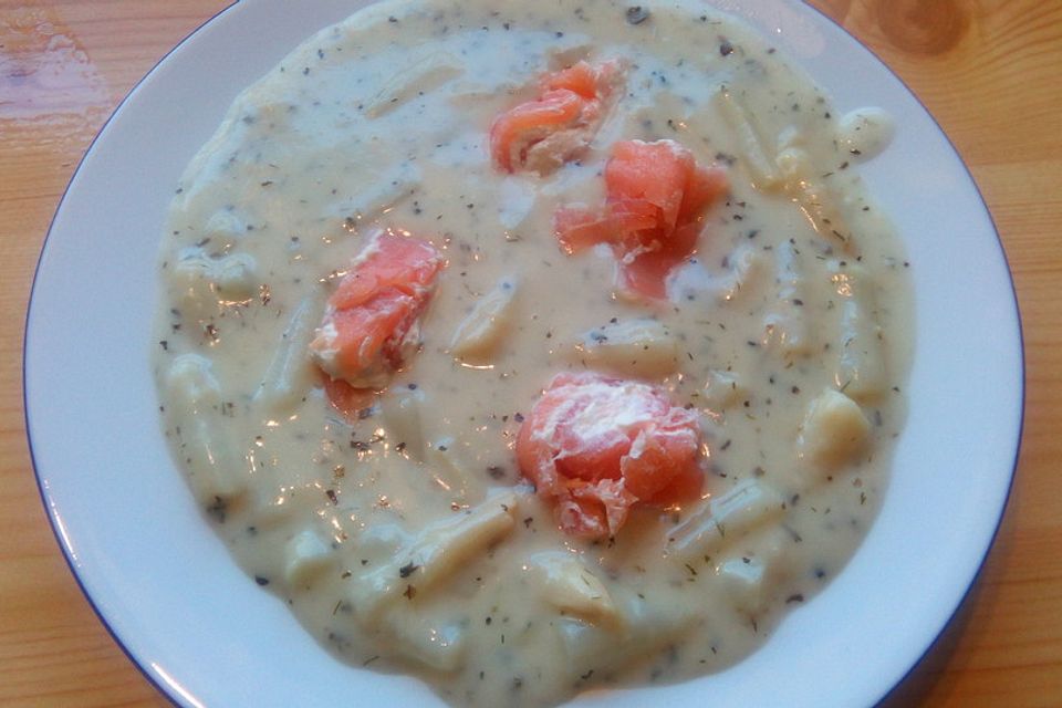 Spargelsuppe mit Räucherlachs