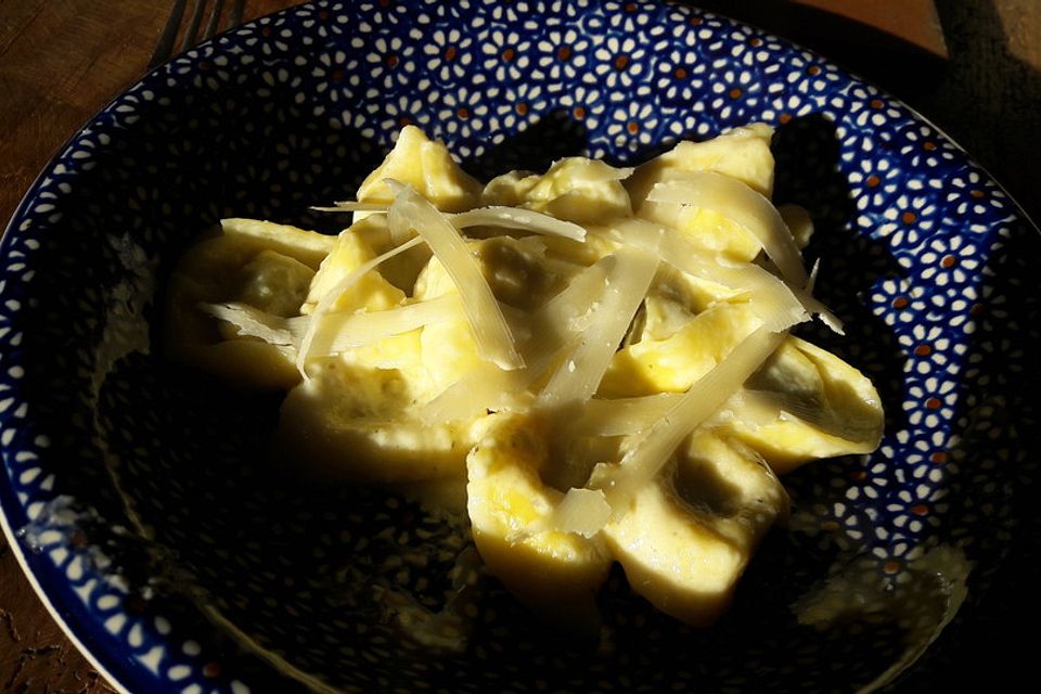 Nudeln in Fenchel - Käsesoße